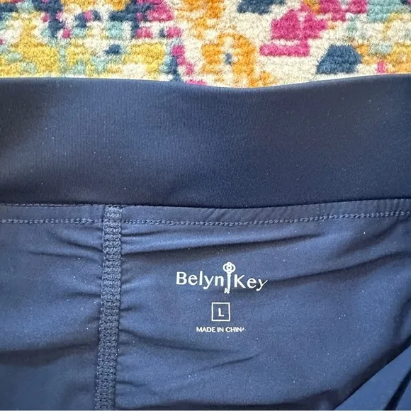 Belyn Key City Golf Skort in Marble Blue Size L