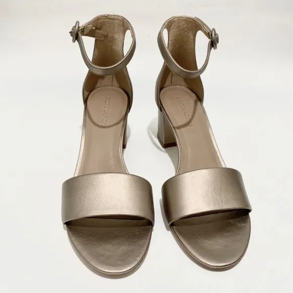 Bernardo Belinda Platinum Gold Leather Ankle Strap Block Heel Sandals Pumps 8.5