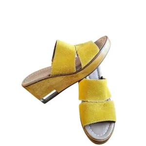 Bernardo womens Sz 8 mustard yellow suede leather Wedge sandals 3'