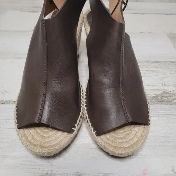 BETTYE MULLER LEATHER WEDGE ESPADRILLE SANDALS, SIZE 38