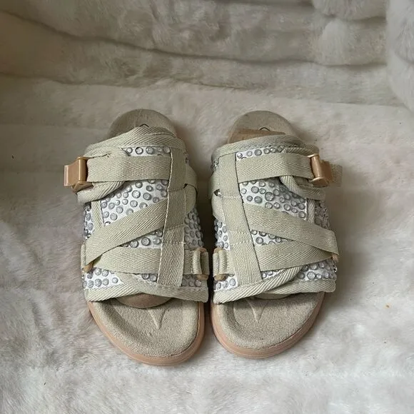 Beyond the edge of the world Beige slides sandals rhinestones accents SZS ,W10