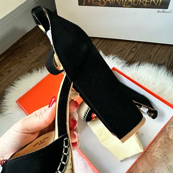 Bill blass black platform sandals