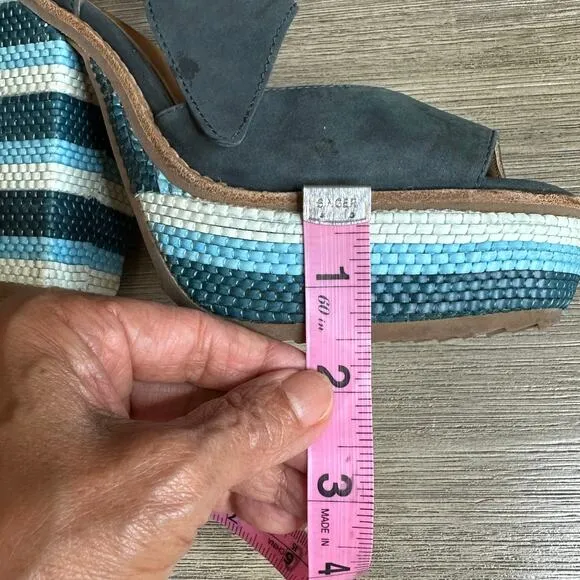 BILL BLASS Bolton Leather Platform bow strap Sandals In Denim Blue Size 7