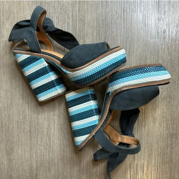 BILL BLASS Bolton Leather Platform bow strap Sandals In Denim Blue Size 7