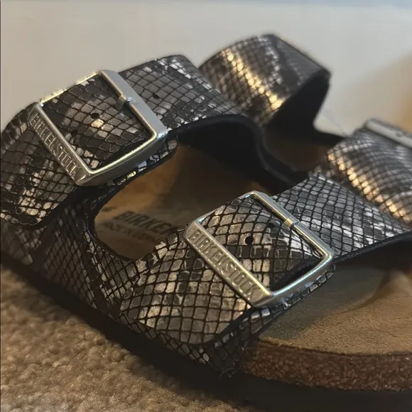Birkenstock Arizona Slide Sandal NWT Grey &amp; White Snakeskin Size 38 (7-7.5)