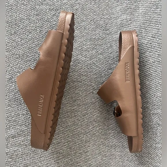 Birkenstock Copper Metallic Sandals with Adjustable Straps- NWOT. M8/L10