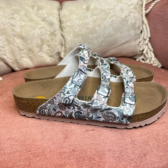 Birkenstock Florida Fresh Vegan Flower sandals, size 8 women (39euro) NWT