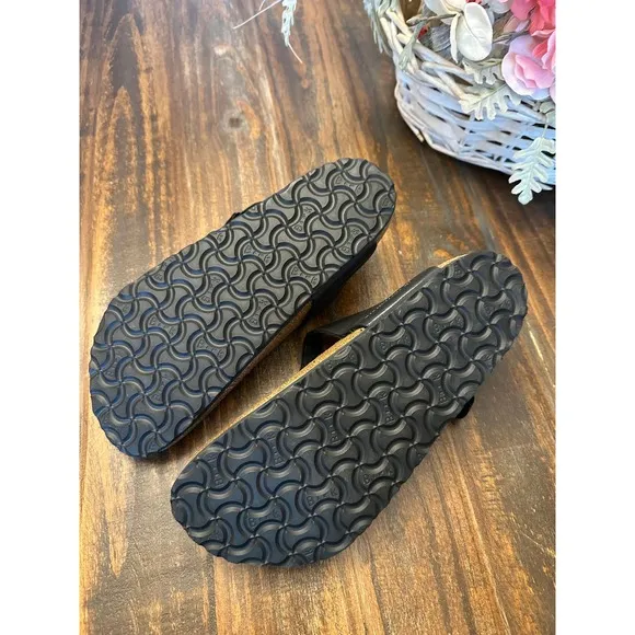 Birkenstock Gizeh Black Thong Sandals Comfortable Footbed Women's 7 Men's 5