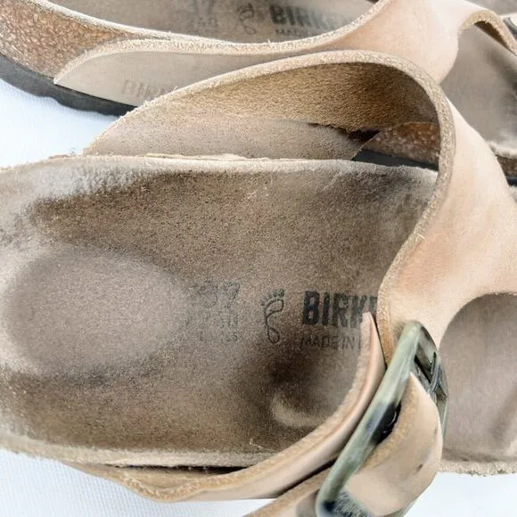 Birkenstock Gizeh Leather Thong Sandal Camo Buckle 37 Size 6.5 Tan Beige