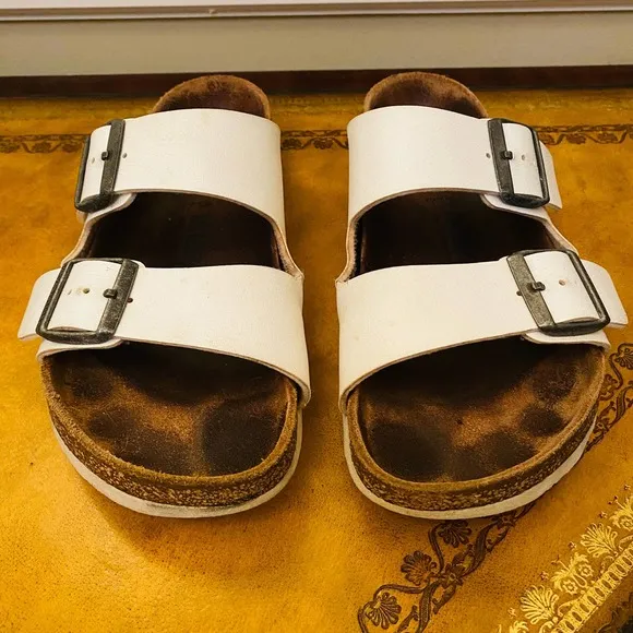 Birkenstock White Classic Arizona Slide Sandals with White Bottoms Size 38