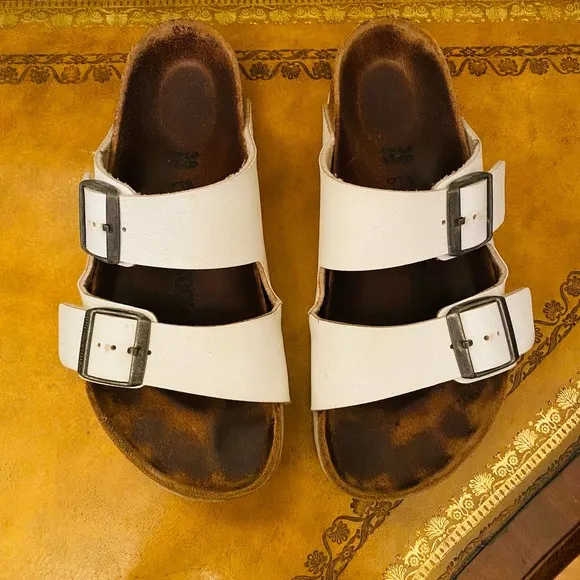 Birkenstock White Classic Arizona Slide Sandals with White Bottoms Size 38
