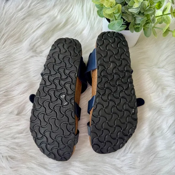 Birki's By Birkenstock Women Lillie Criss Cross Navy Plaid Strappy Sandals Size6