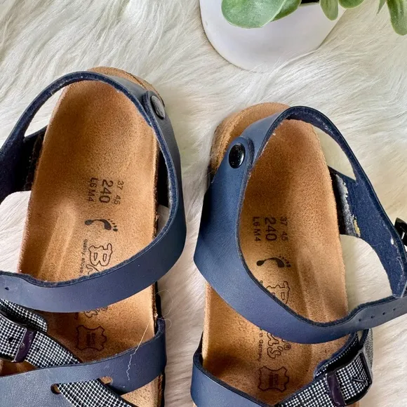 Birki's By Birkenstock Women Lillie Criss Cross Navy Plaid Strappy Sandals Size6