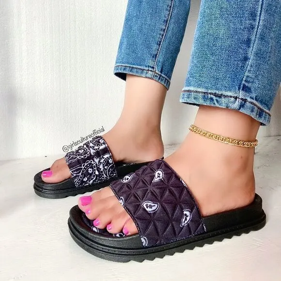 Black Bandana Pool Slide Sandal