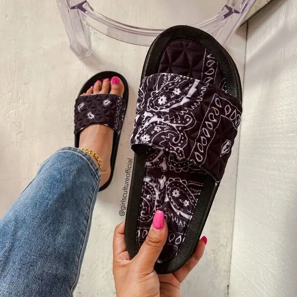 Black Bandana Pool Slide Sandal