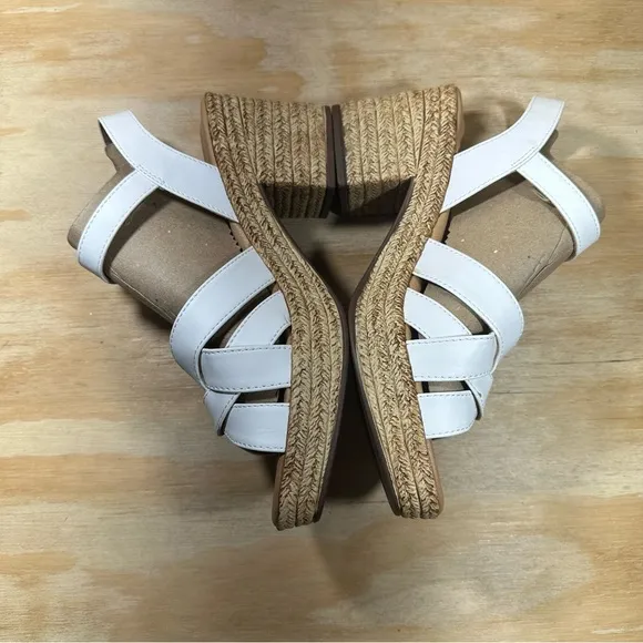 BOC by Born Melodie White Sandals Women’s Size 9 New in Box