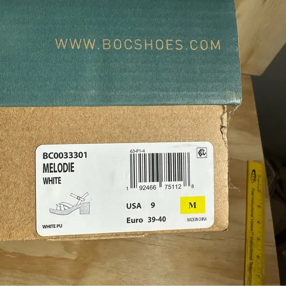 BOC by Born Melodie White Sandals Women’s Size 9 New in Box