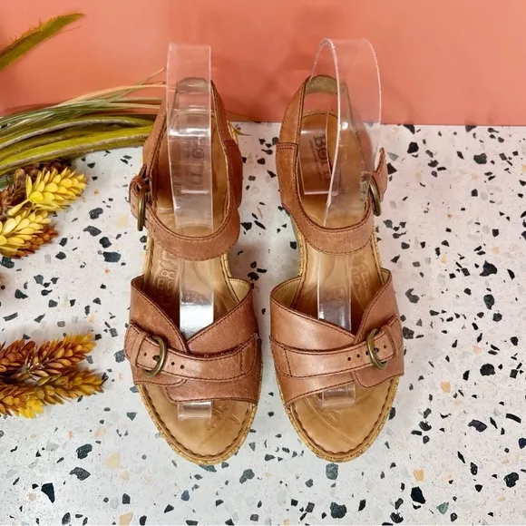 BORN Buckle Front Tan Women’s Wedge Cork Ankle Strap Sandals Sz 6