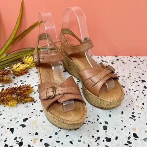 BORN Buckle Front Tan Women’s Wedge Cork Ankle Strap Sandals Sz 6