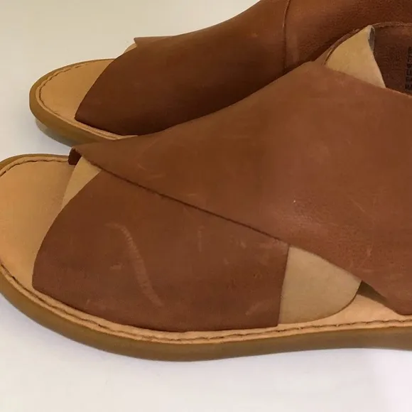 Born Flat sandals SIZE 8 -Pre Owned# Rarely Used.