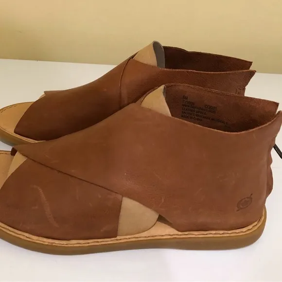 Born Flat sandals SIZE 8 -Pre Owned# Rarely Used.