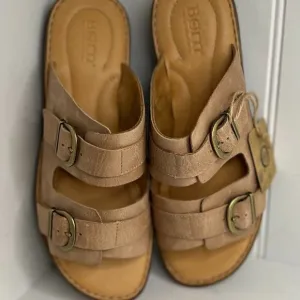 BORN Henna Leather Comfort Sandals in Natural Size 9