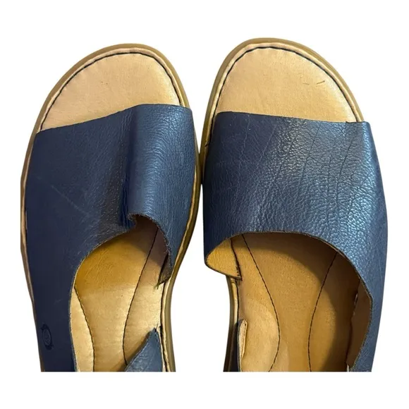 Born Inlet Buttery Soft Navy Leather Women's Sandals size 10