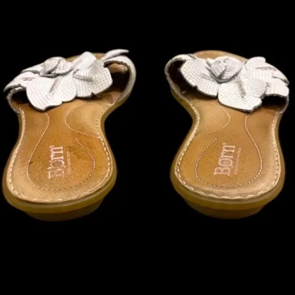 BORN MIA White Leather Flower Sandal Shoe Flat   Sz 6