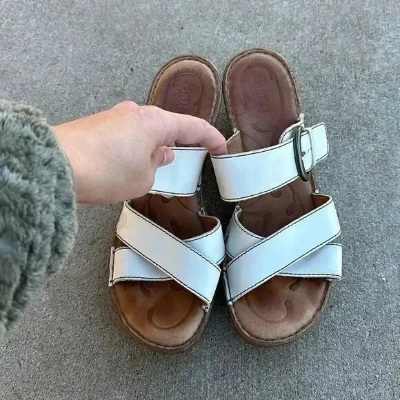 Born Salina Leather Slip on Sandals W/Adjustable Buckles Women’s Sz 9