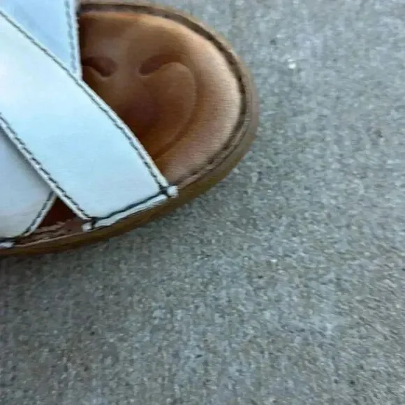 Born Salina Leather Slip on Sandals W/Adjustable Buckles Women’s Sz 9