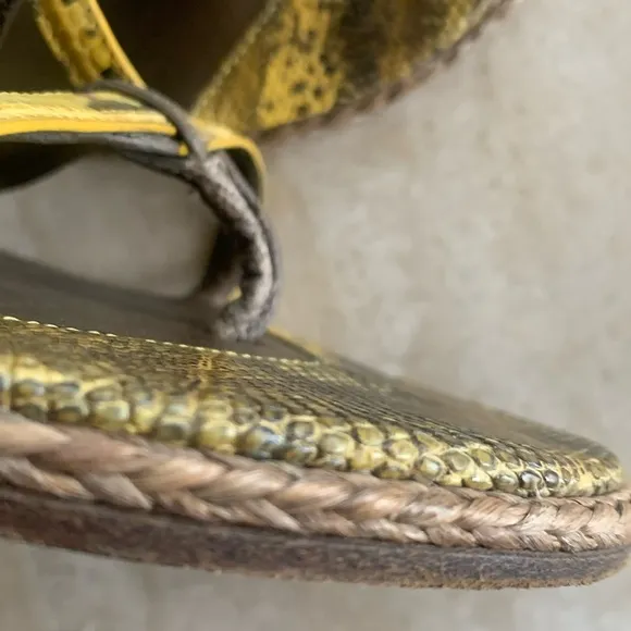 BOTTEGA VENETTA Italian iguana/leather strappy sandals, brown/yellow. 39 EUC