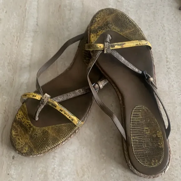 BOTTEGA VENETTA Italian iguana/leather strappy sandals, brown/yellow. 39 EUC