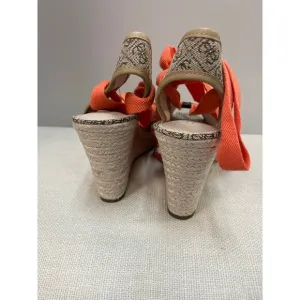 Brand New Guess Women's 8.5 Halona Wedge Sandals Beige Orange