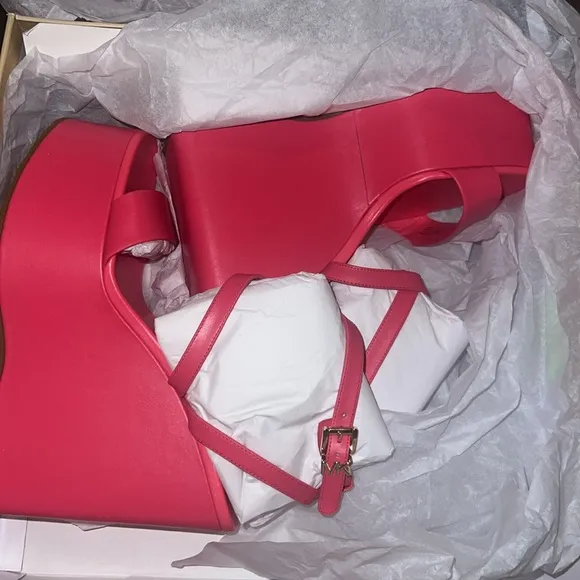 Brand New Michael Kors Paola Leather Wedge Sandal size 7.5M
