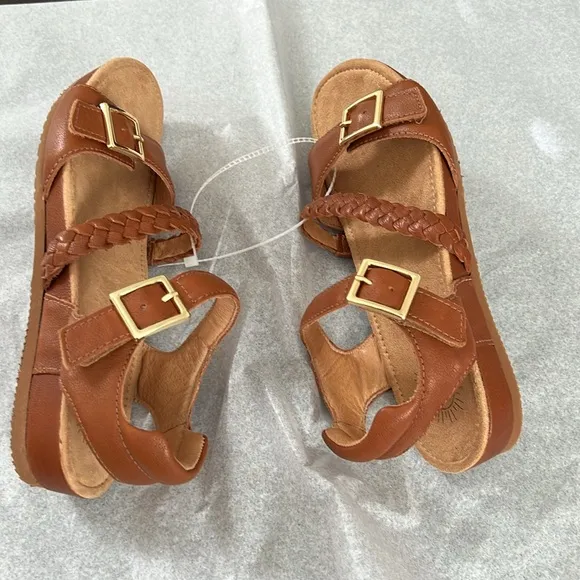 Brioso Solera Leather Sandals