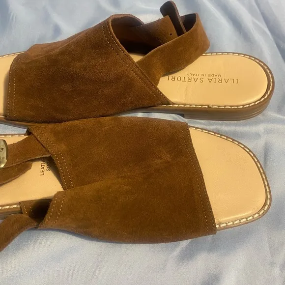 Brown Minimalist Slingback Sandals with Adjustable Buckle