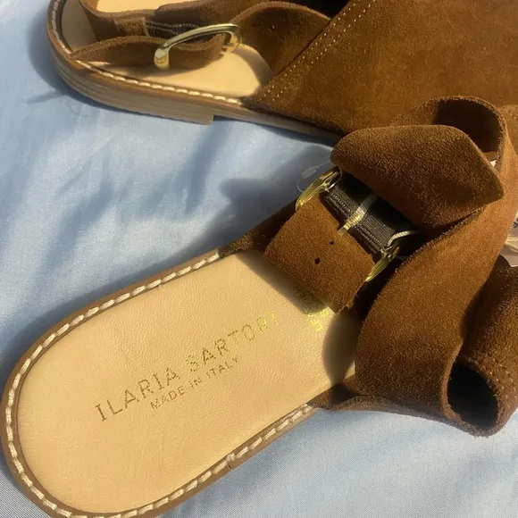 Brown Minimalist Slingback Sandals with Adjustable Buckle