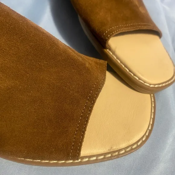 Brown Minimalist Slingback Sandals with Adjustable Buckle