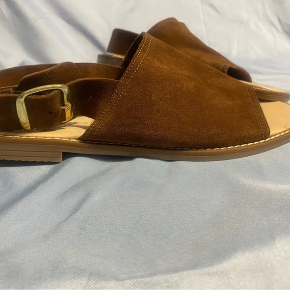 Brown Minimalist Slingback Sandals with Adjustable Buckle