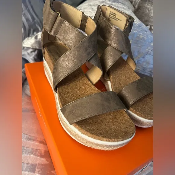 Brown Suede-Like Sandals with Crisscross Straps and Wedge Heel