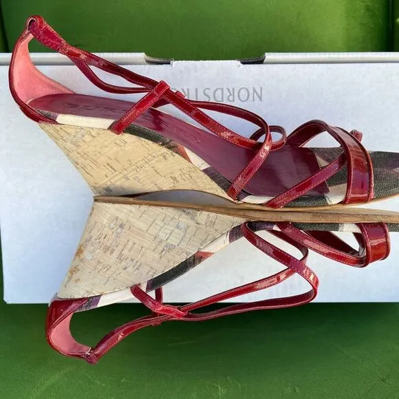 Burberry  heels sandals size 10. Burgundy color