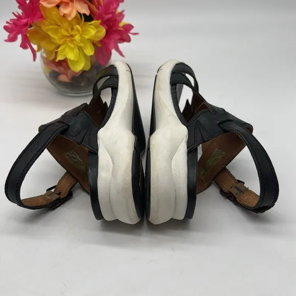 Bussola Black Platform Sandals with Crisscross Straps Size 8 BSN7820A