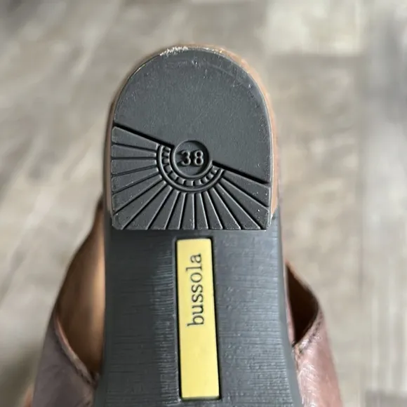 bussola Lima Landry Gobba Taupe Sandals.