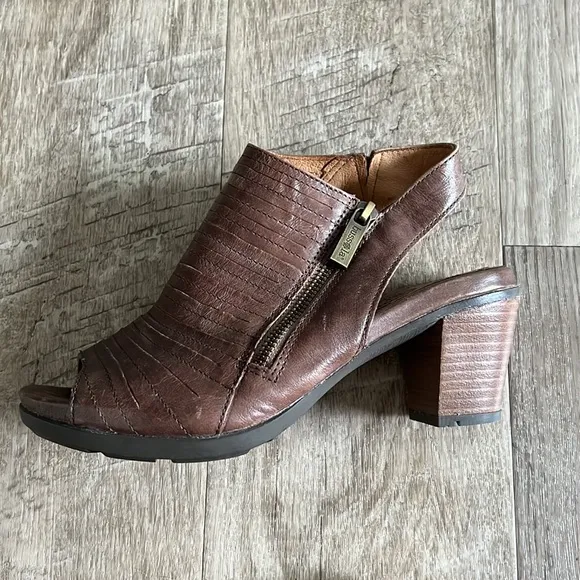 bussola Lima Landry Gobba Taupe Sandals.