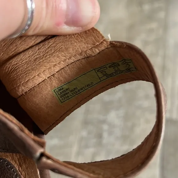 bussola Lima Landry Gobba Taupe Sandals.