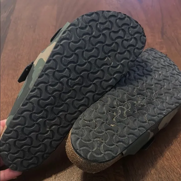 Camouflage Sandals with Buckle Straps