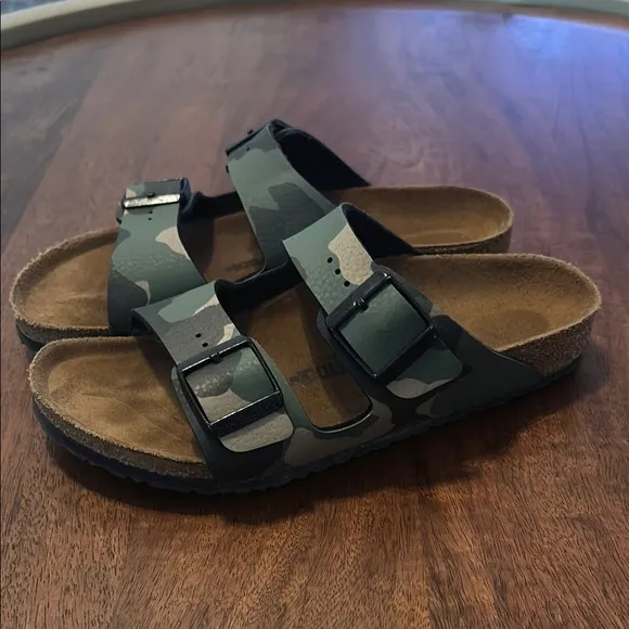 Camouflage Sandals with Buckle Straps