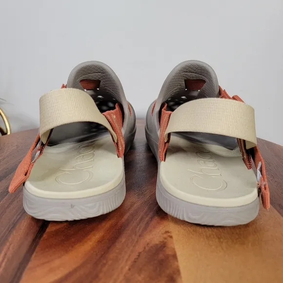 Chaco Chillos Clogs Men's Size 10 Beige and Orange Sandals Comfy Casual