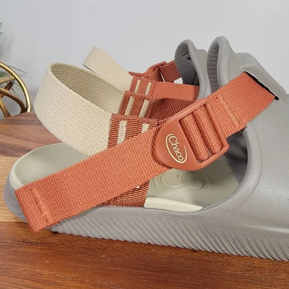 Chaco Chillos Clogs Men's Size 10 Beige and Orange Sandals Comfy Casual