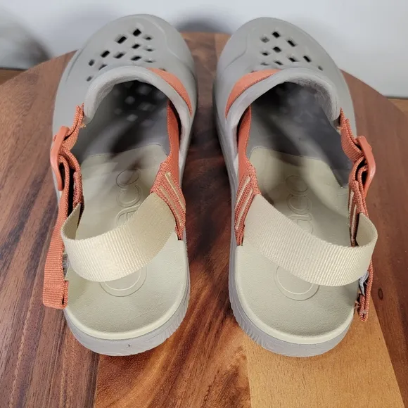 Chaco Chillos Clogs Men's Size 10 Beige and Orange Sandals Comfy Casual